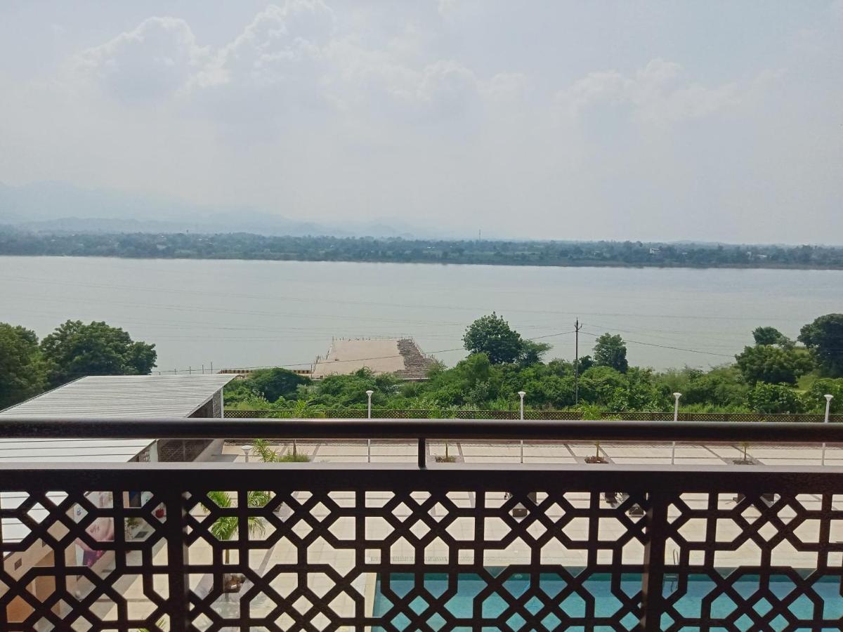 Ramada Encore By Wyndham Statue Of Unity Kevadia Exterior foto